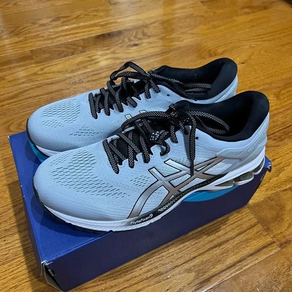 NWT ASICS Gel Kayano 26 Gray and Black Athletic Sneakers - Picture 2 of 8